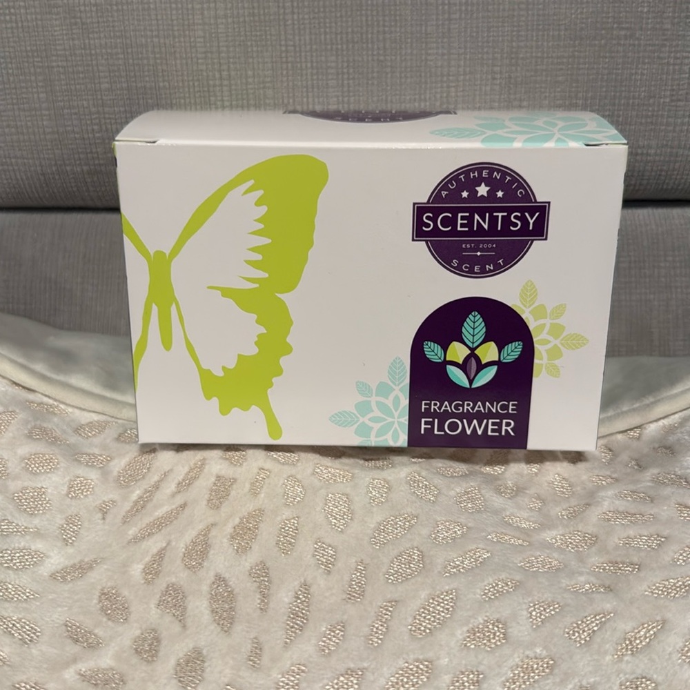 Scentsy Fragrance Flower Vanilla Bean Buttercream Brand New